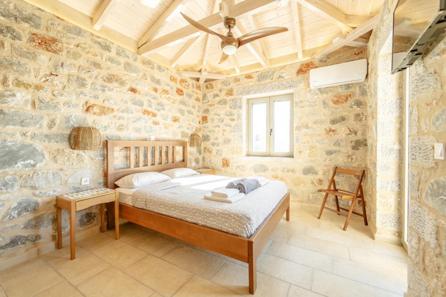 Villa Dioni Ena Пиргос Экстерьер фото